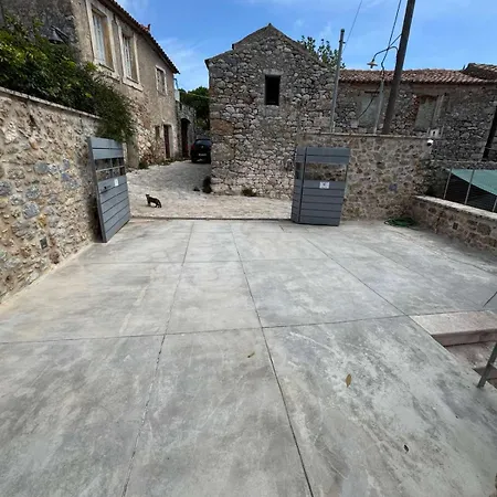 Mani Stone Apartman Ítilo