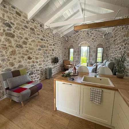 Mani Stone Apartment
