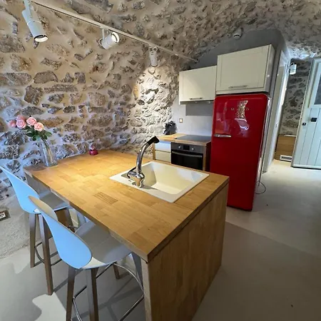 Lejlighed Mani Stone Oitylo