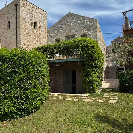 Mani Stone Ítilo