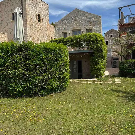 Apartman Mani Stone