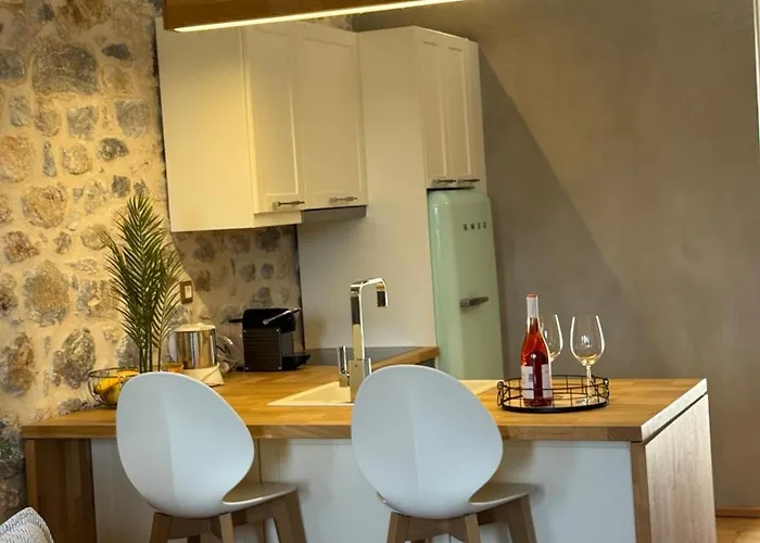 Apartment Mani Stone Itylo