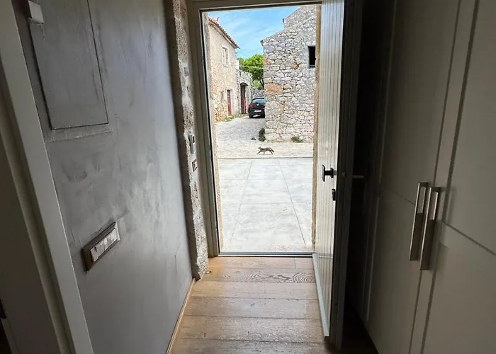 Mani Stone Apartman