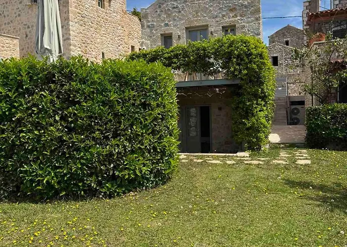 Apartment Mani Stone